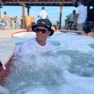 Meet your Posher, Martin